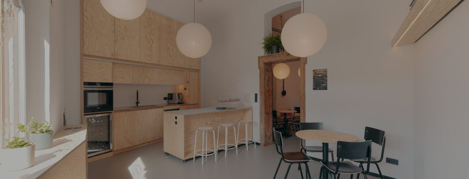 20251010_184352977_iOS